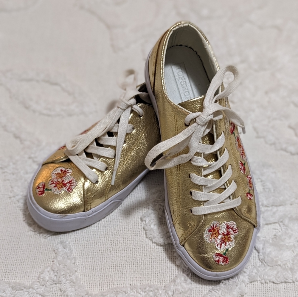 Women's TOPSHOP gold skater shoes, size 6.5